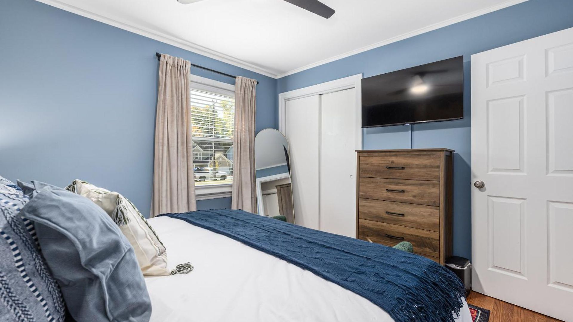 Holiday home Pool Oasis With Hot Tub, Pickleball Court And Games Near Uptown