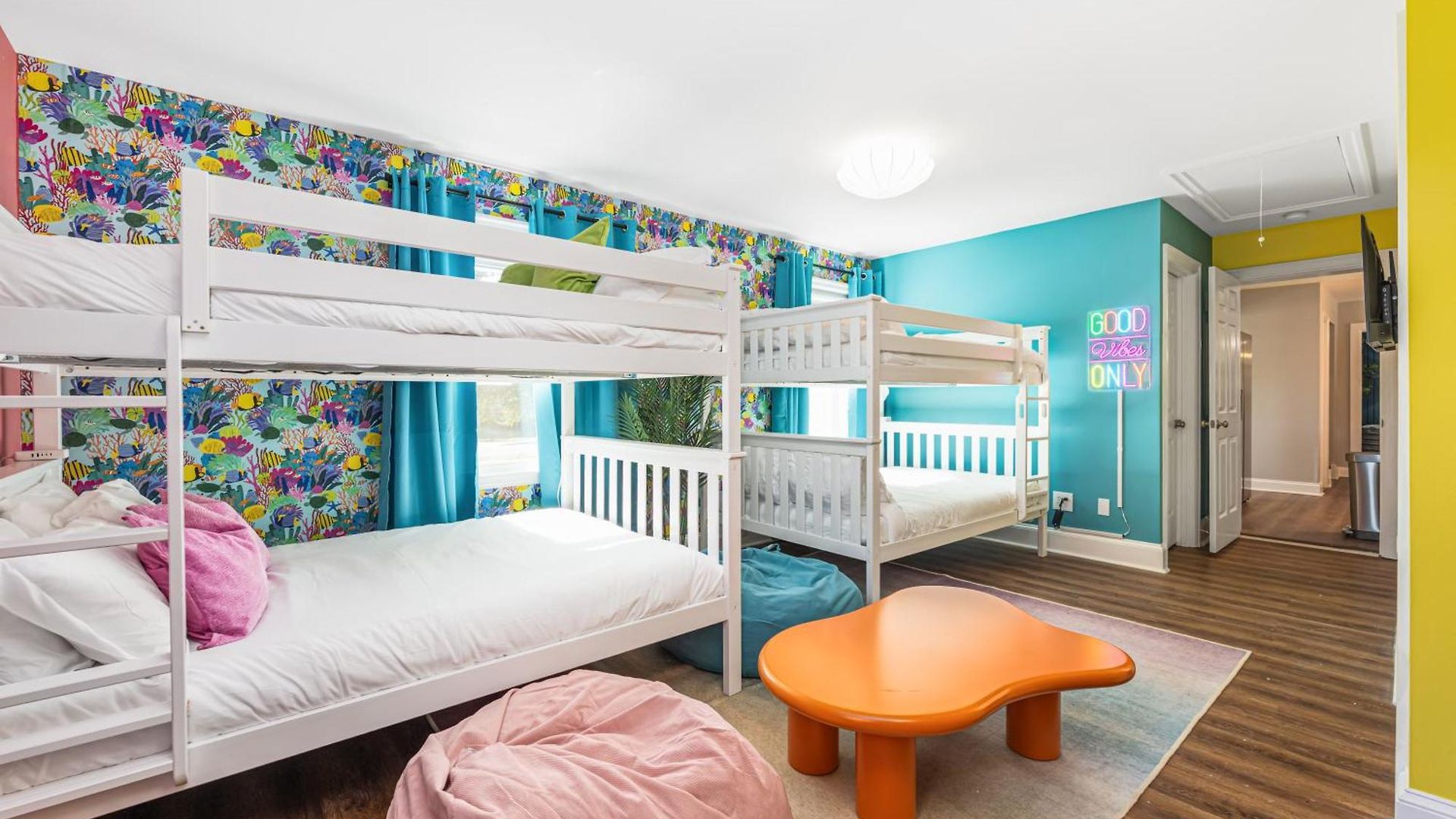 Pool Oasis With Hot Tub, Pickleball Court And Games Near Uptown Charlotte