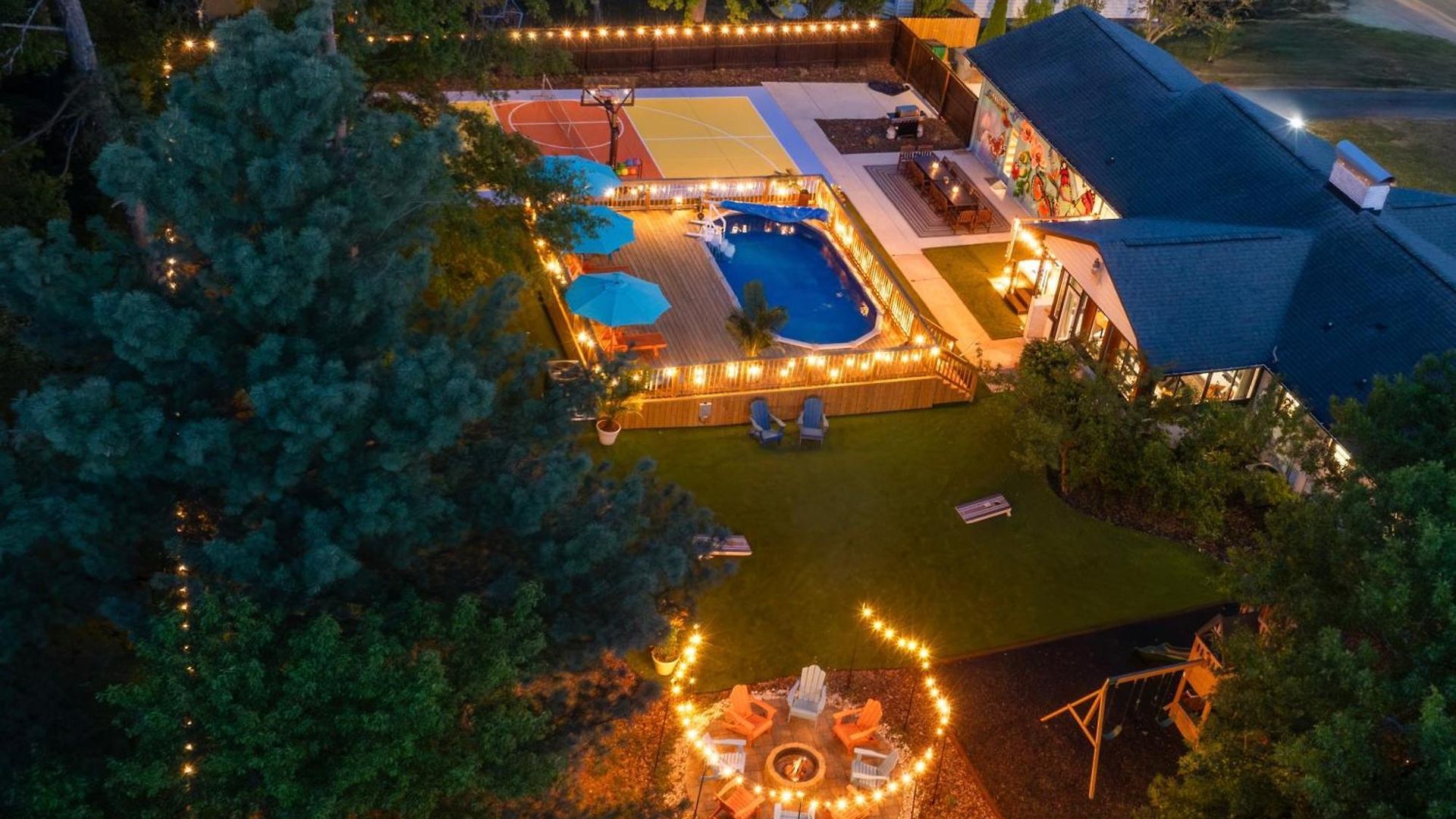 Pool Oasis With Hot Tub, Pickleball Court And Games Near Uptown