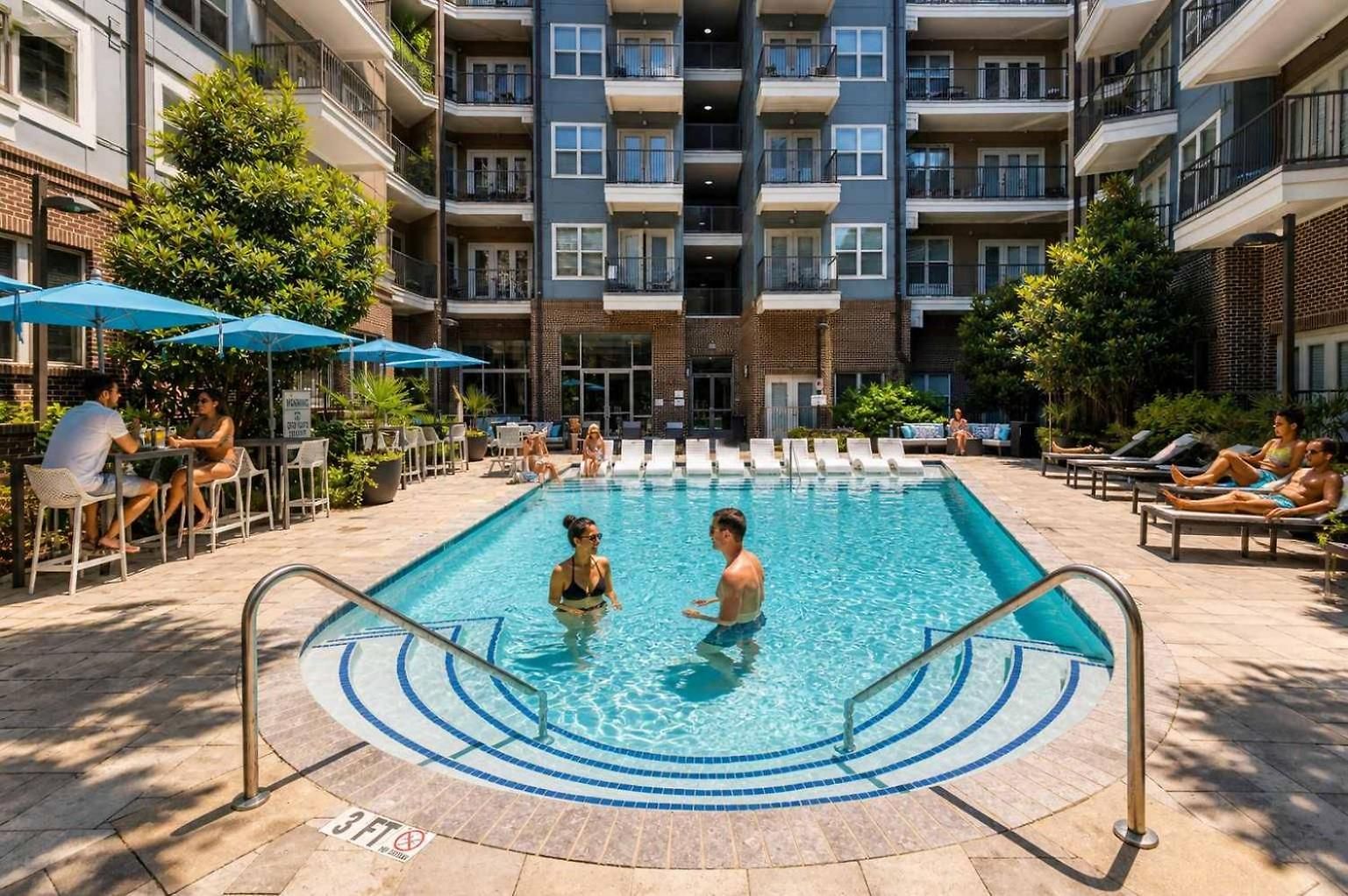 Urban Comfort 1bd Sleeps 6 Dt 5 Min Gym & Parking Charlotte
