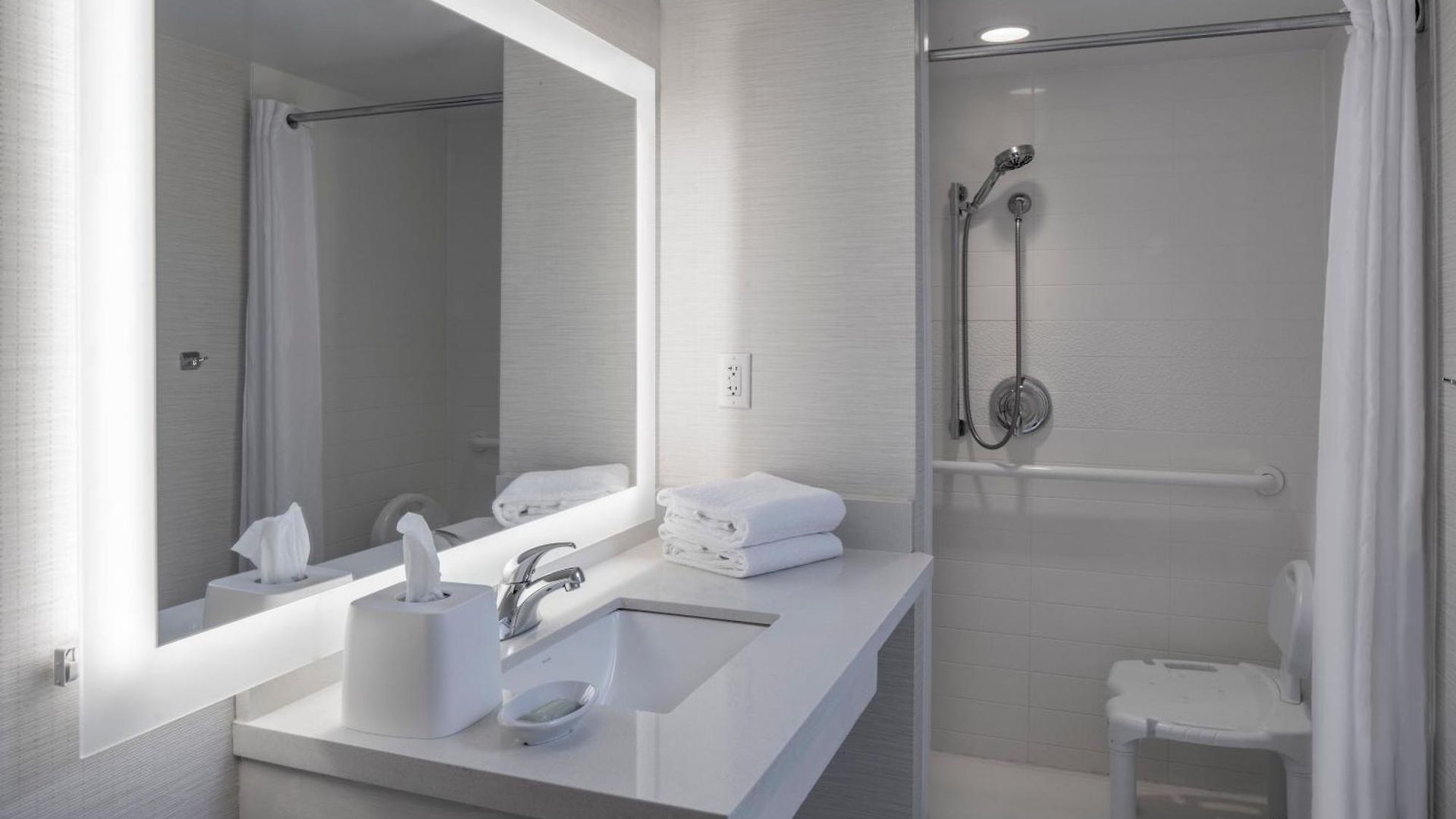 Fairfield & By Marriott Uptown 3*