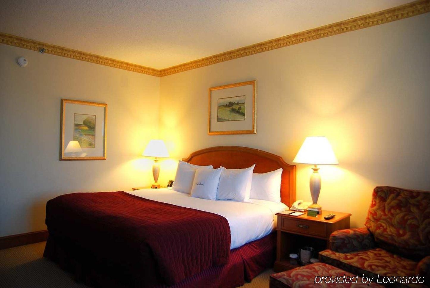 Doubletree By Hilton Uptown 3*