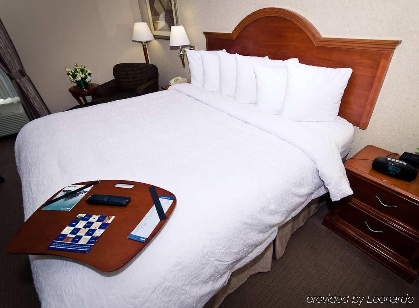 Hampton Uptown Hotel 3*