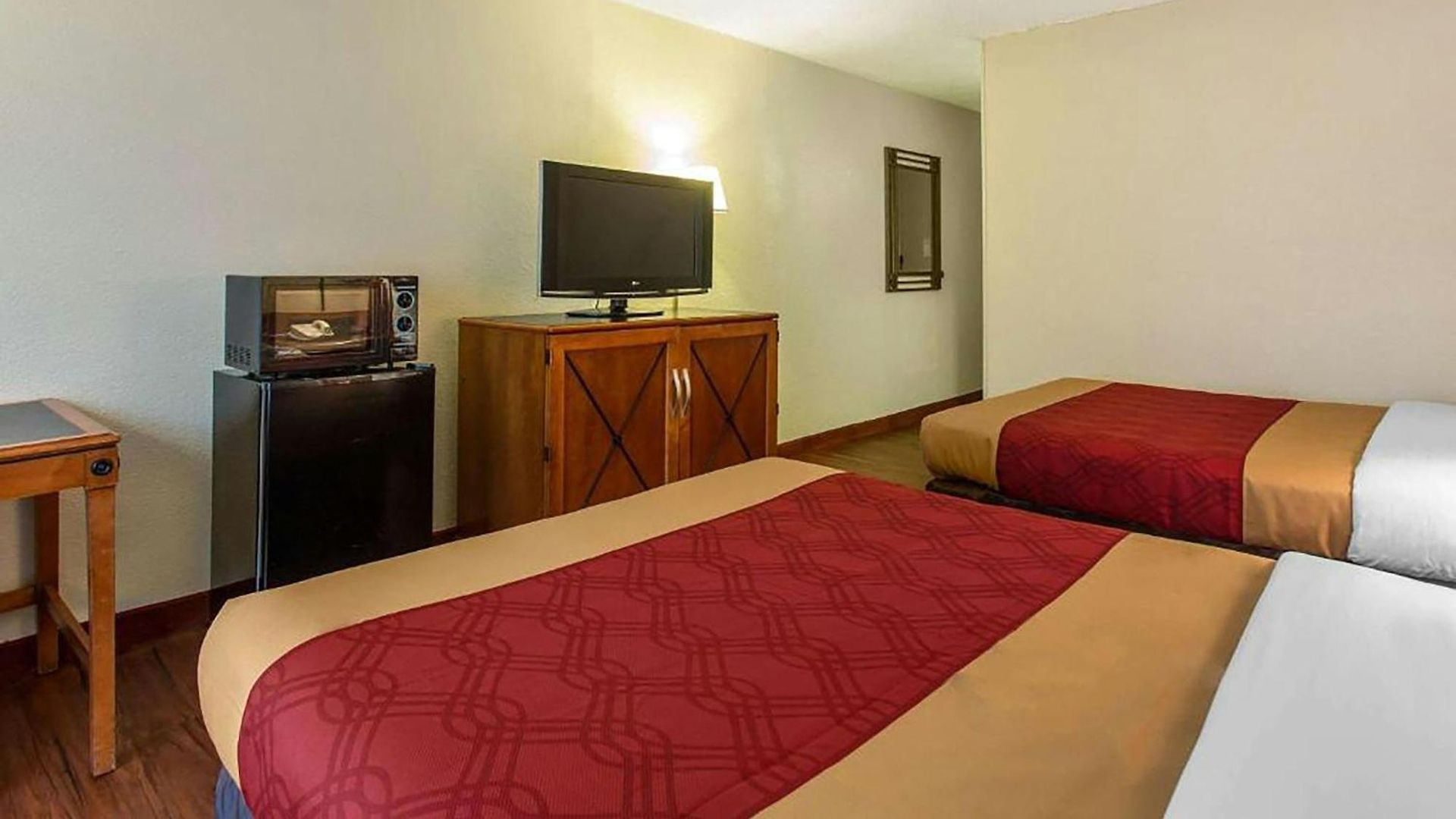 & 4 Less Motel 2*