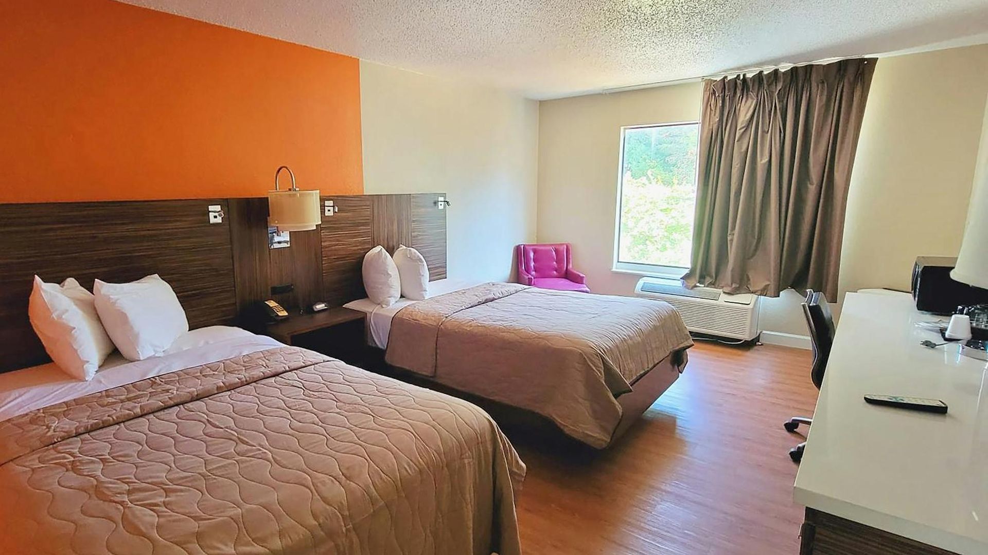 Motel & 4 Less 2*