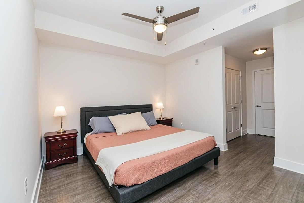 Apartment 1br Uptown Furnished Apts