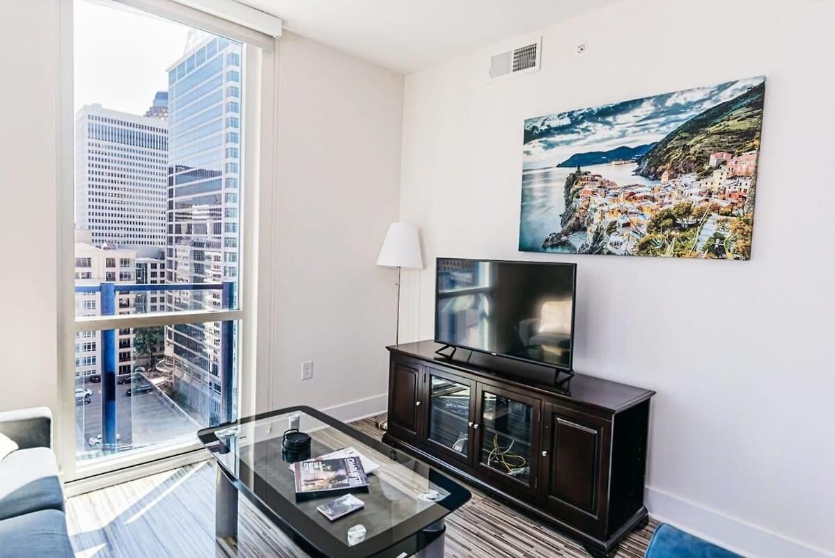 Apartment 2br Uptown Furnished Apts