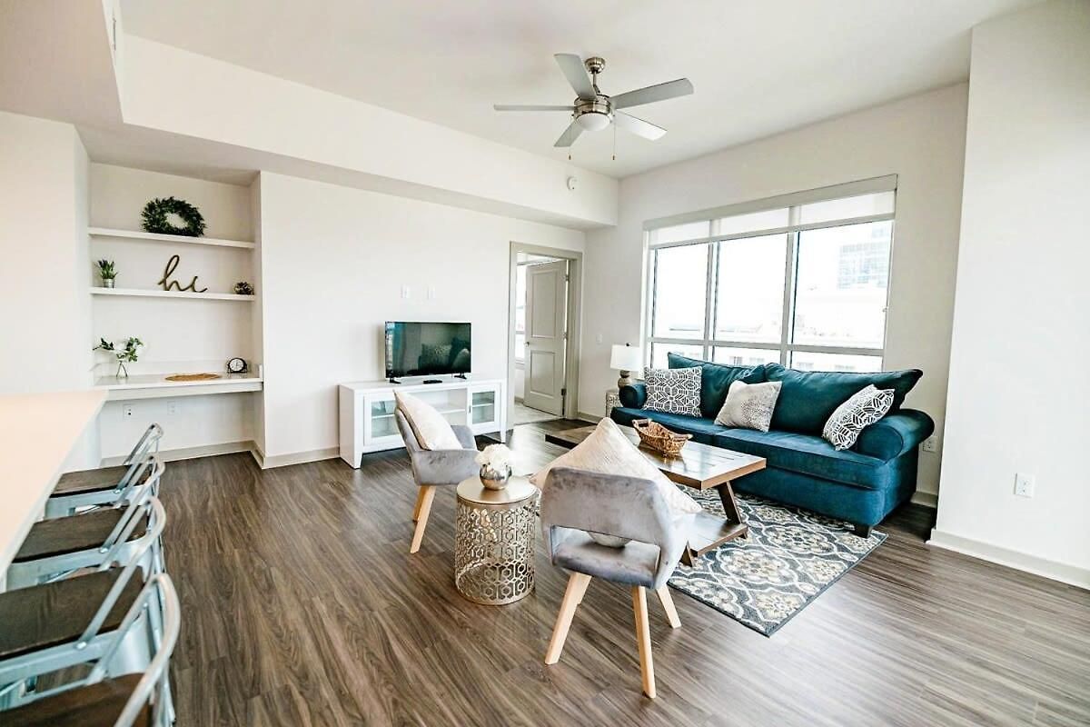 2br Uptown Furnished Near Truist Fields Apts *