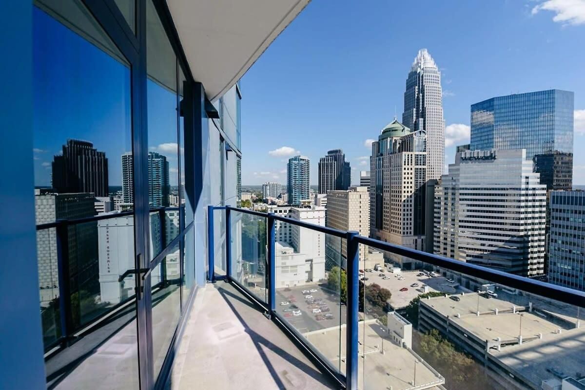 Apartment Uptown Furnished Near Boa Stadium Apts