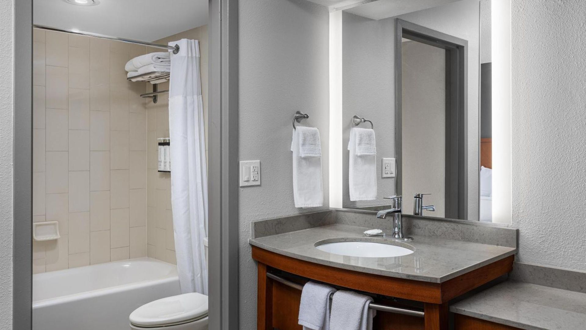 Hyatt Place Airport/lake Pointe Charlotte