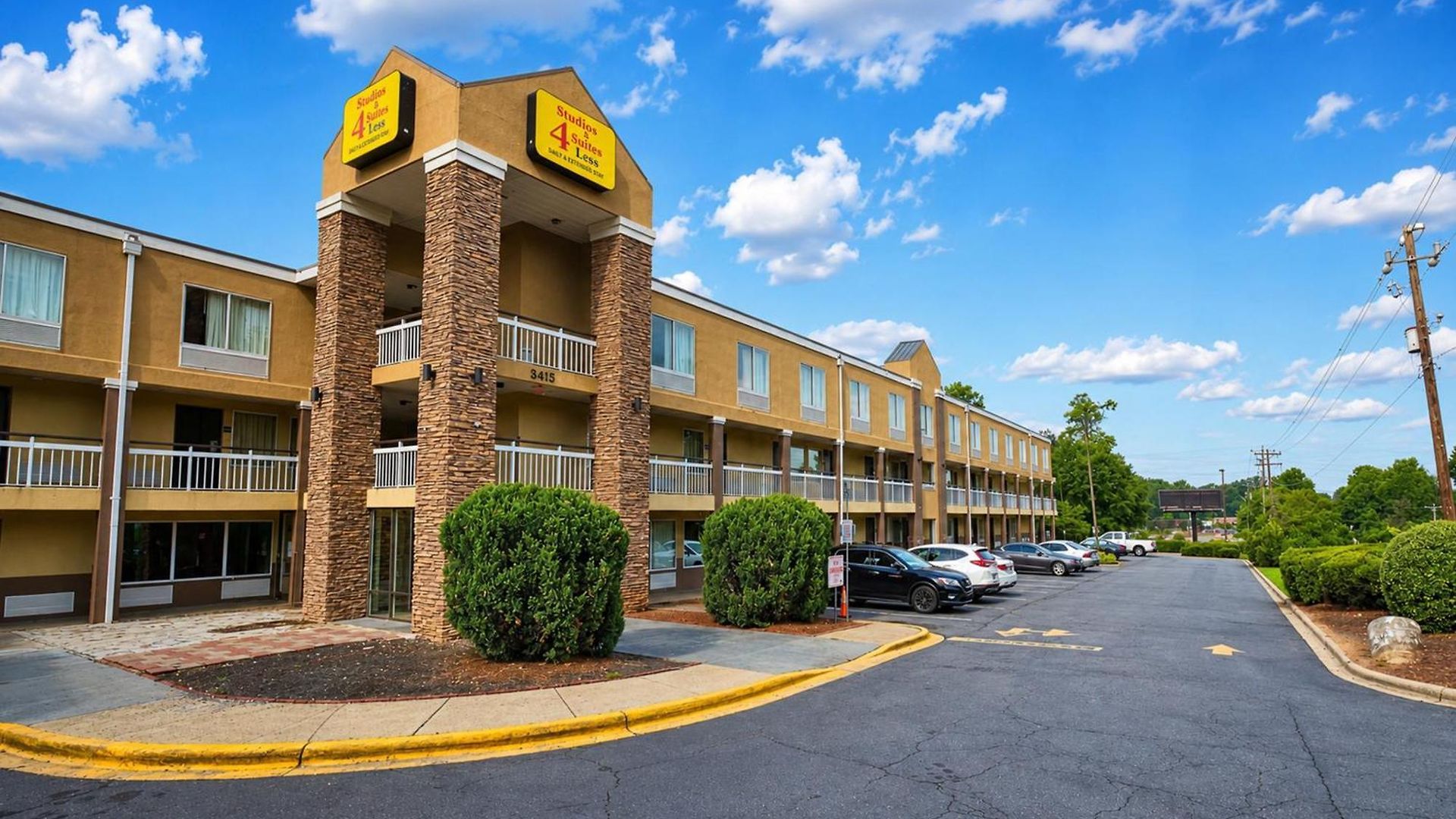 & 4 Less Motel Charlotte