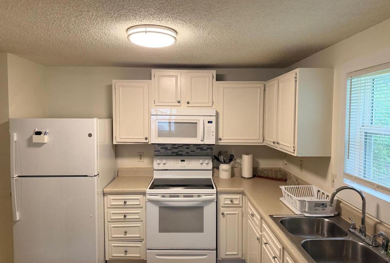 Holiday home Spacious 4br - 10 Min To Uptown - Yard - Pets Ok *