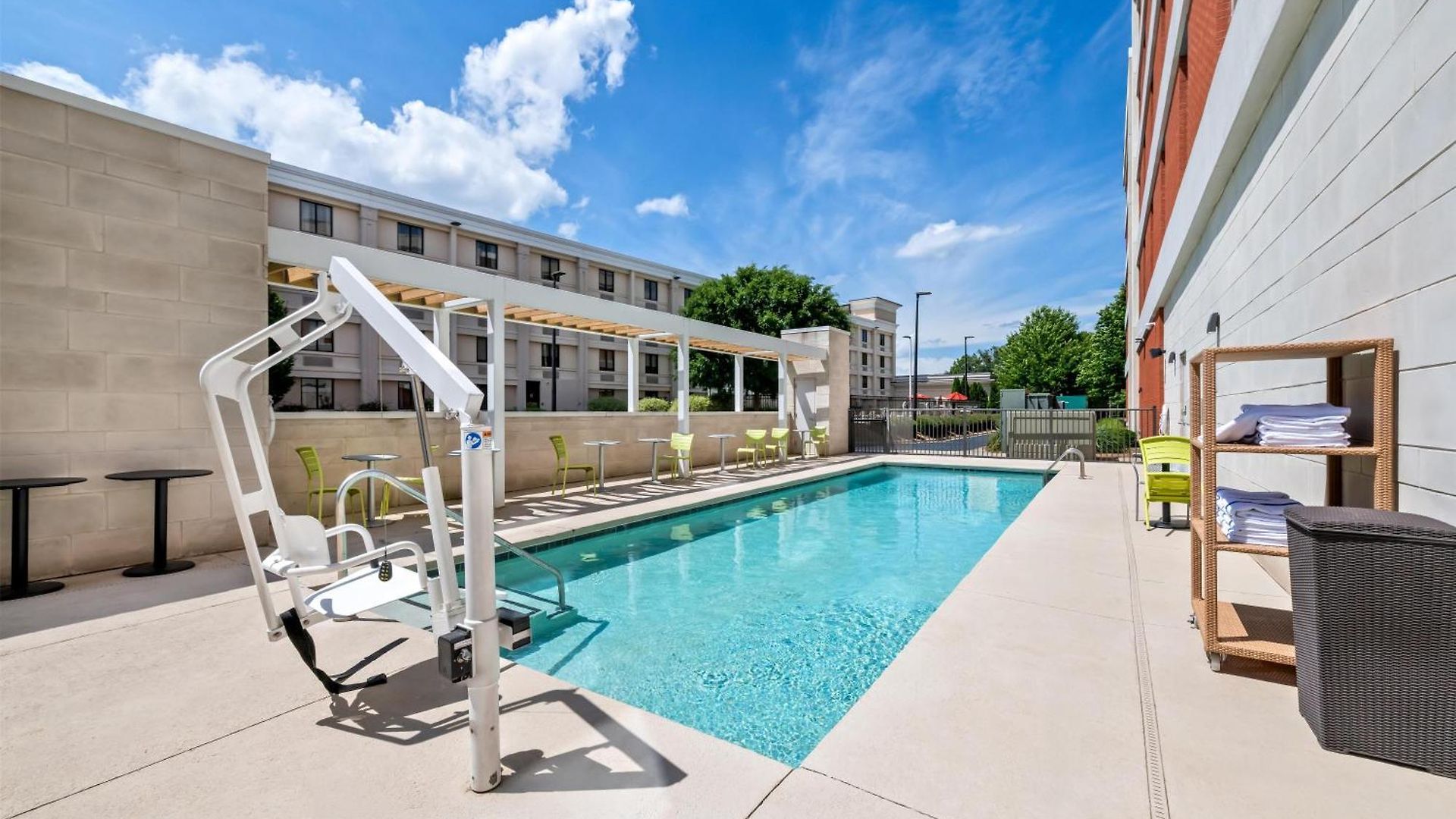 Home2 By Hilton Airport Hotel 3*