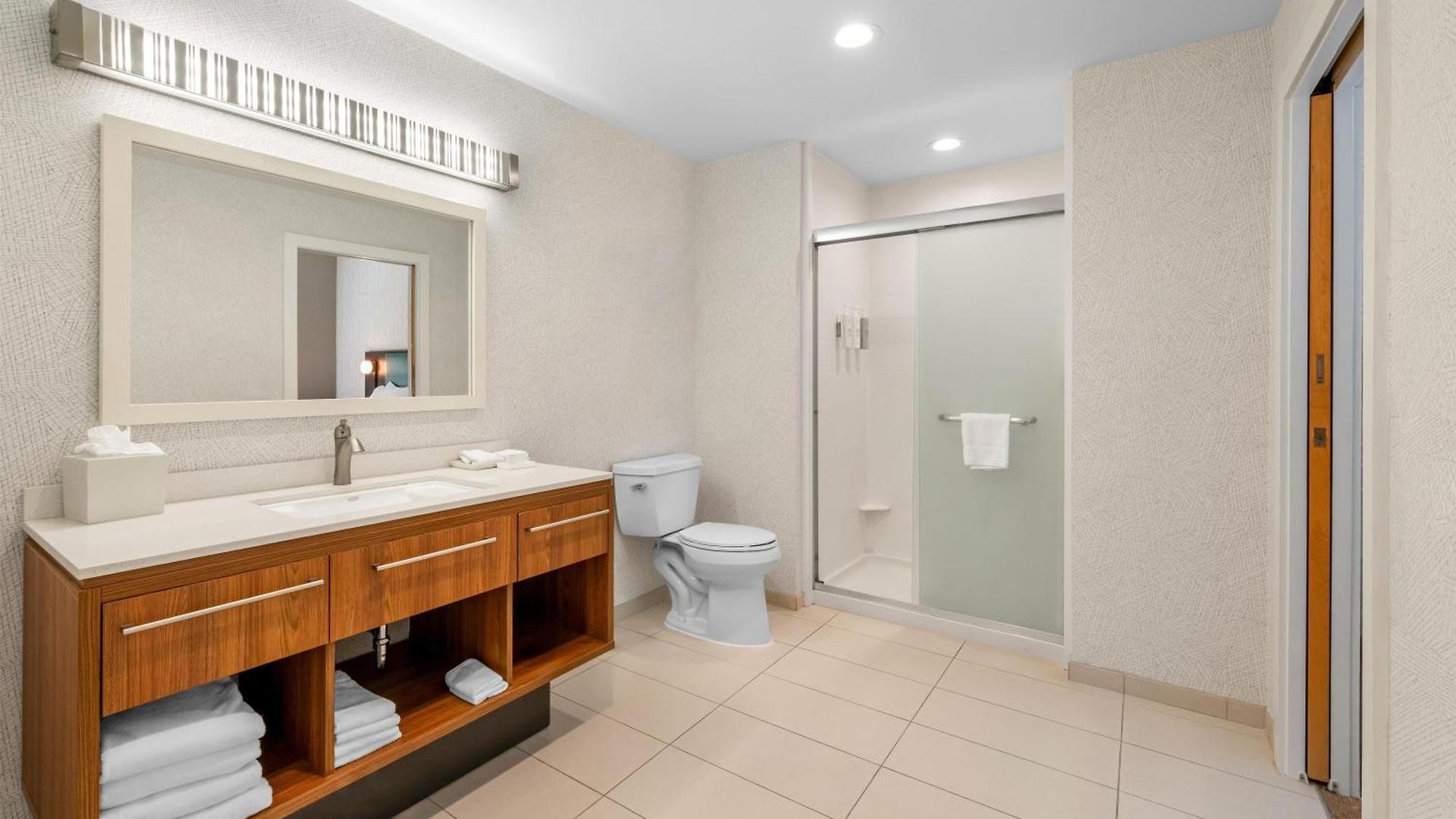 Home2 By Hilton Airport Hotel 3*