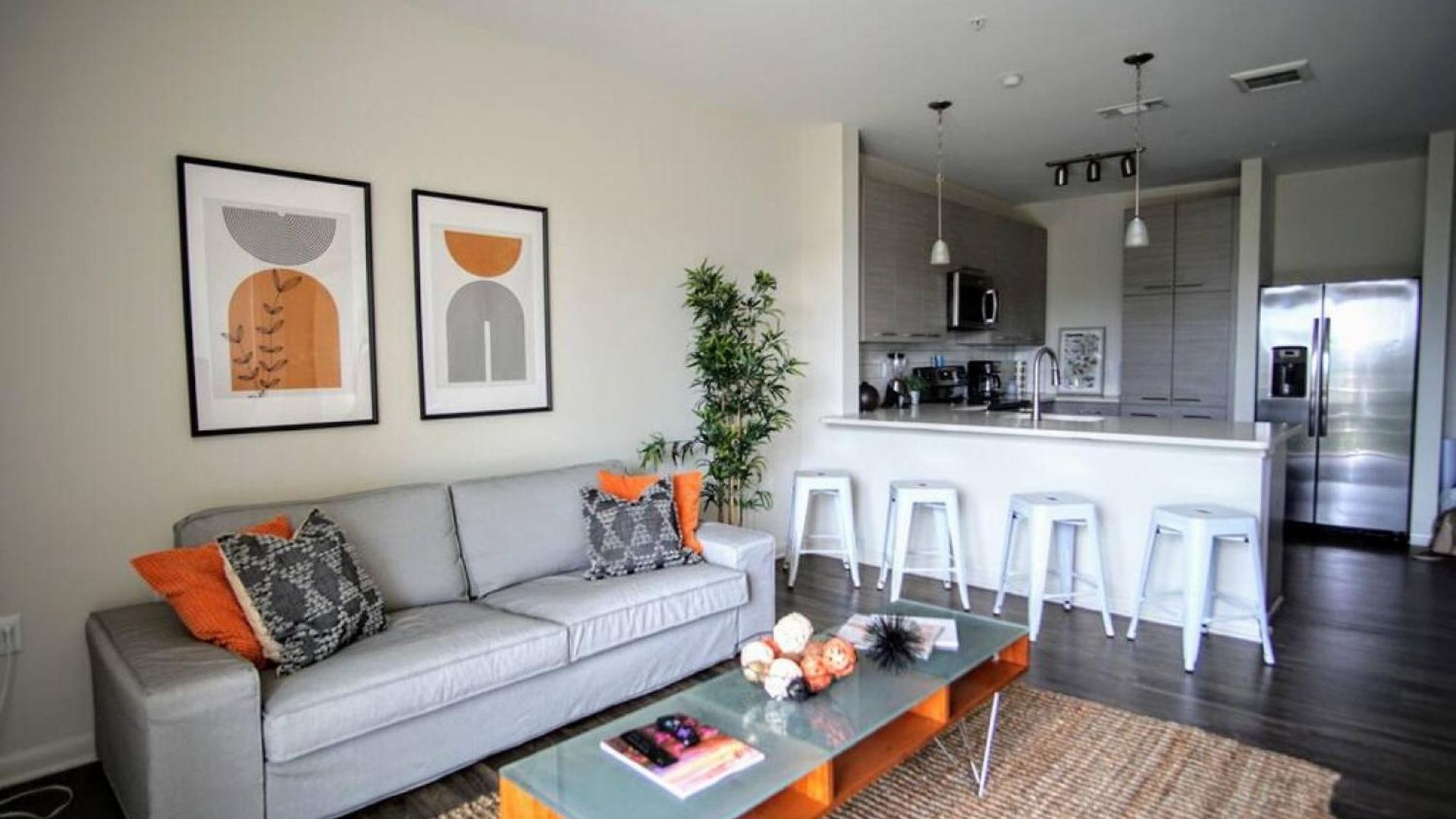 Apartment League Flats Uptown At West Trade Street *