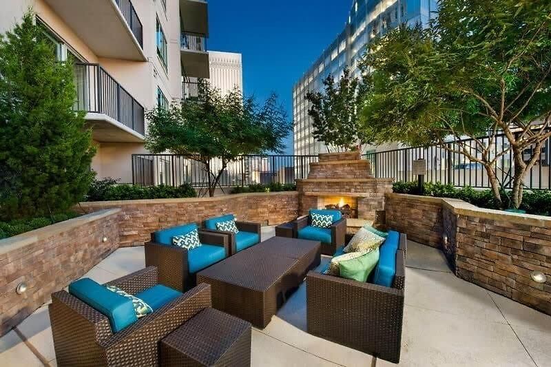 Uptown Fully Furnished 2br Apts *