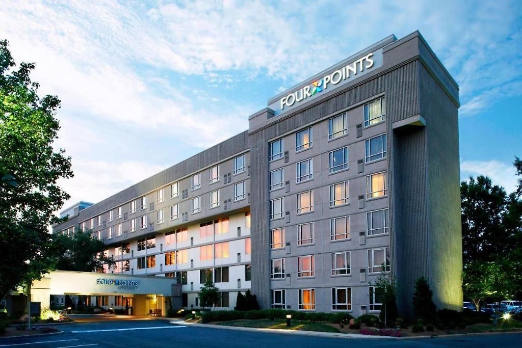 Four Points By Sheraton Airport Hotel 2*