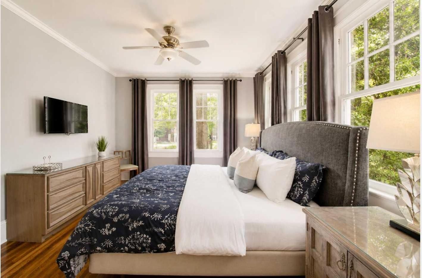 2 Bedroom In Myers Park With Comfortable Screened Porch Charlotte