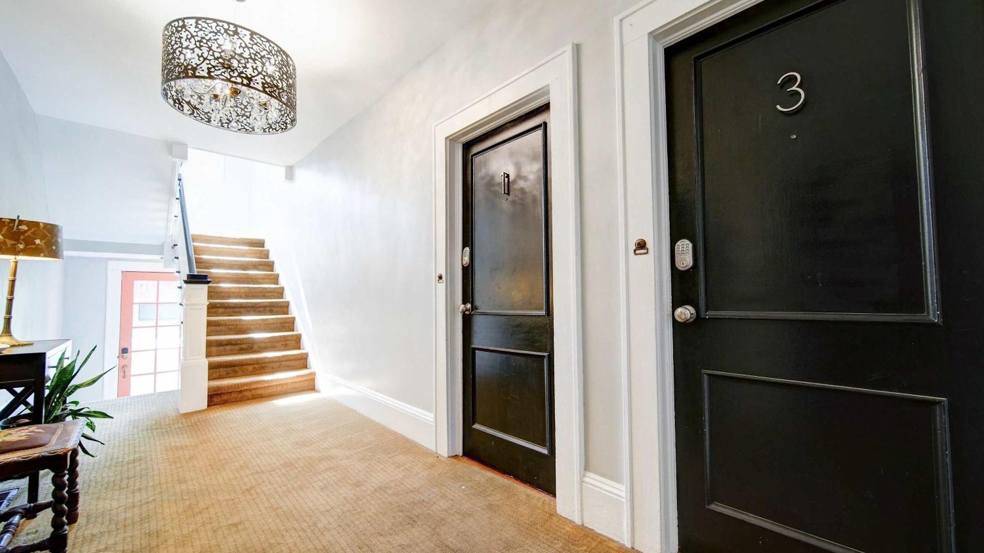 2 Bedroom In Myers Park With Comfortable Screened Porch
