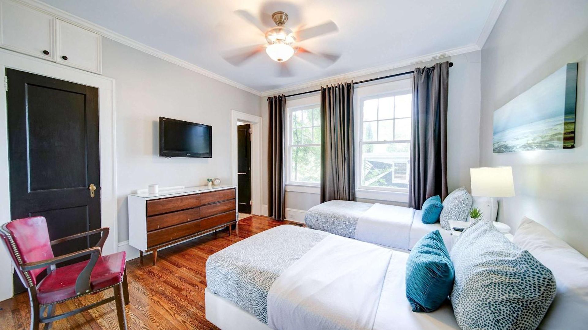 2 Bedroom In Myers Park With Comfortable Screened Porch