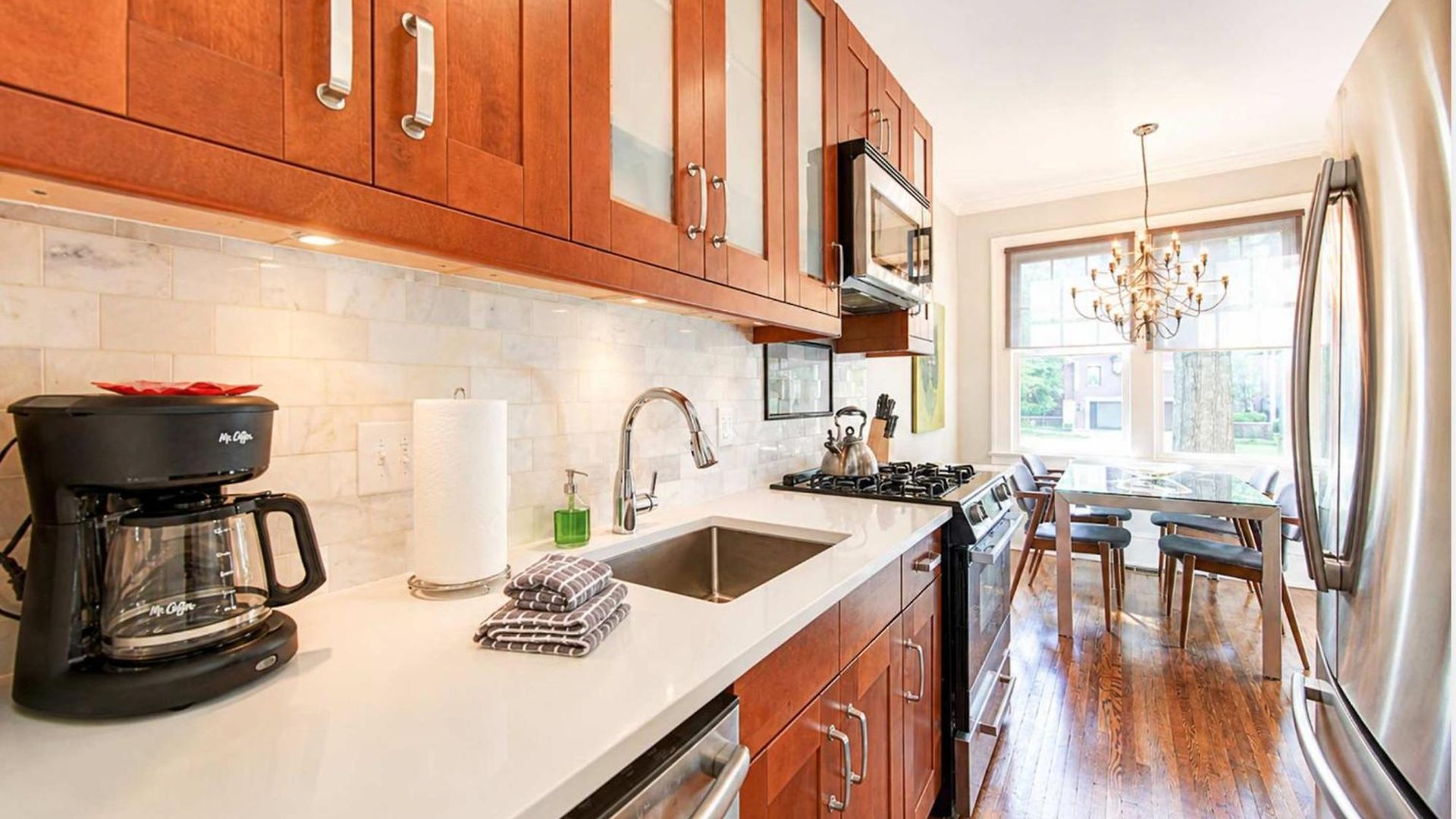 2 Bedroom In Myers Park With Comfortable Screened Porch Holiday home *