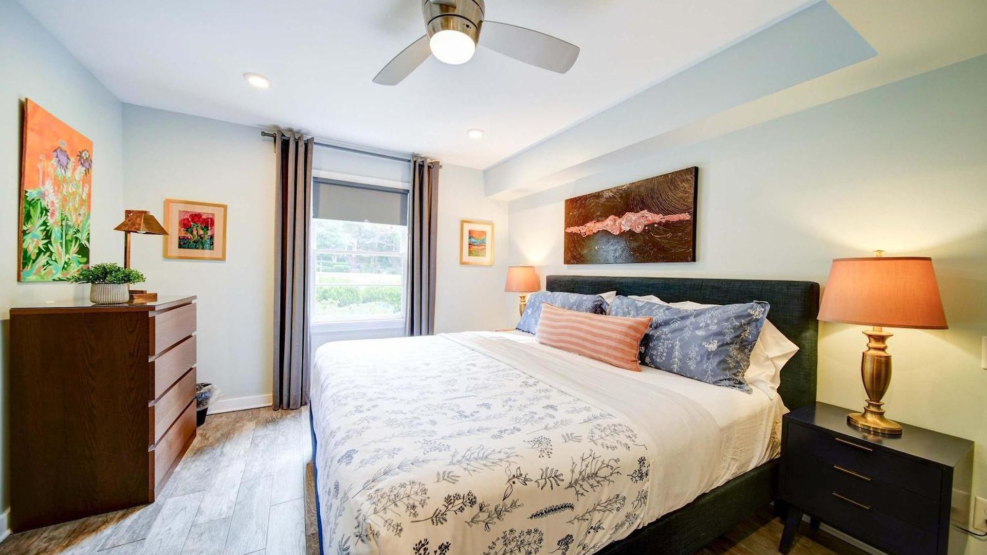 Comfortable And Stylish Near Myers Park Holiday home
