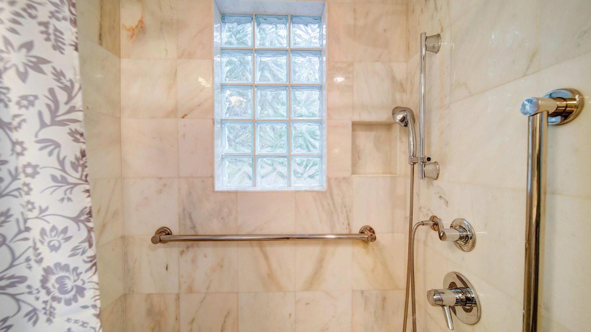 Comfortable And Stylish Near Myers Park * Charlotte