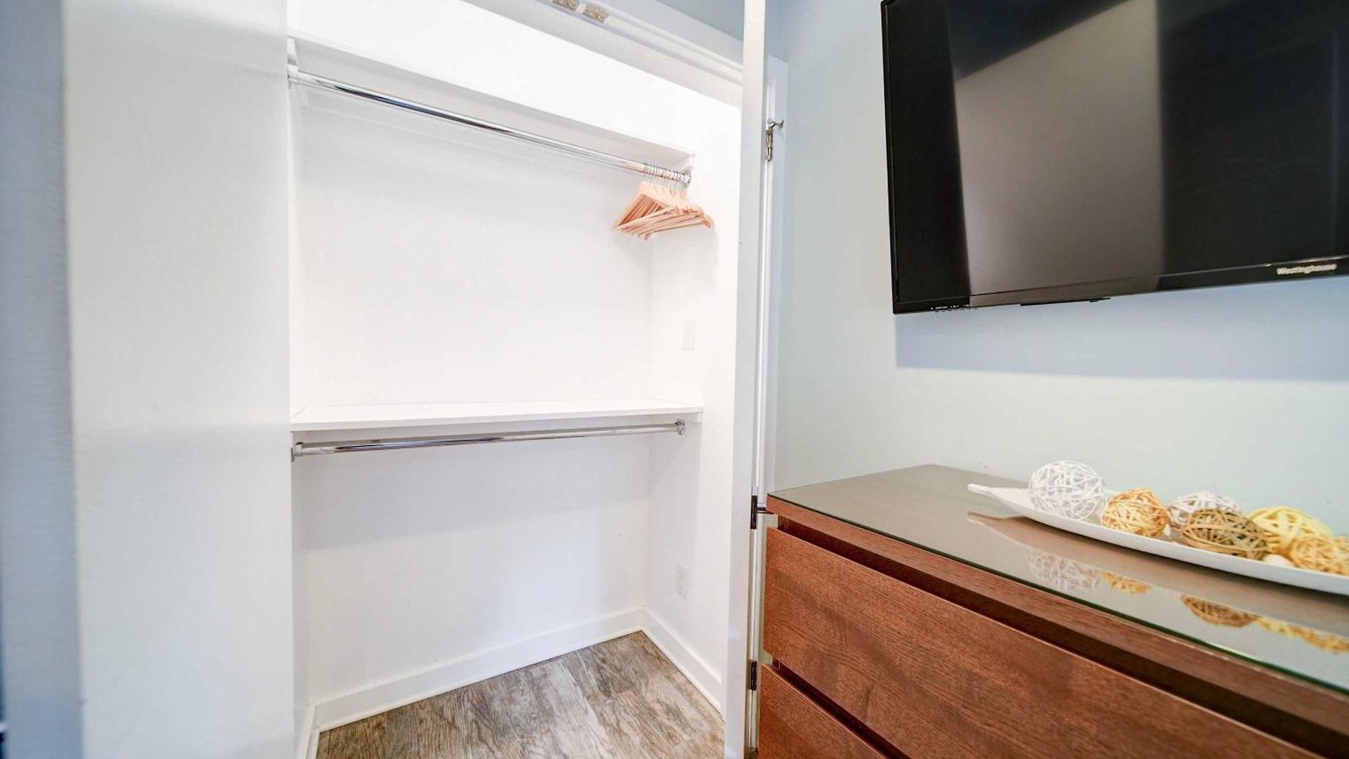 Comfortable And Stylish Near Myers Park Holiday home