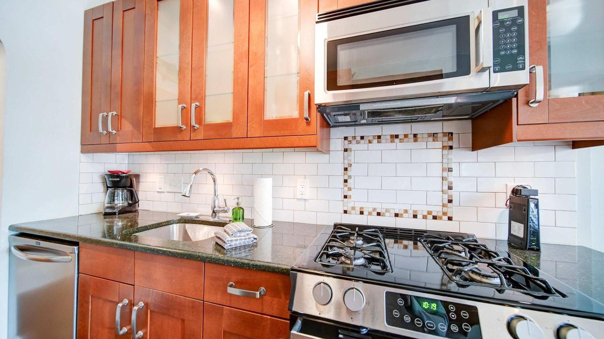 Contemporary Gem In The Heart Of Myers Park Holiday home *