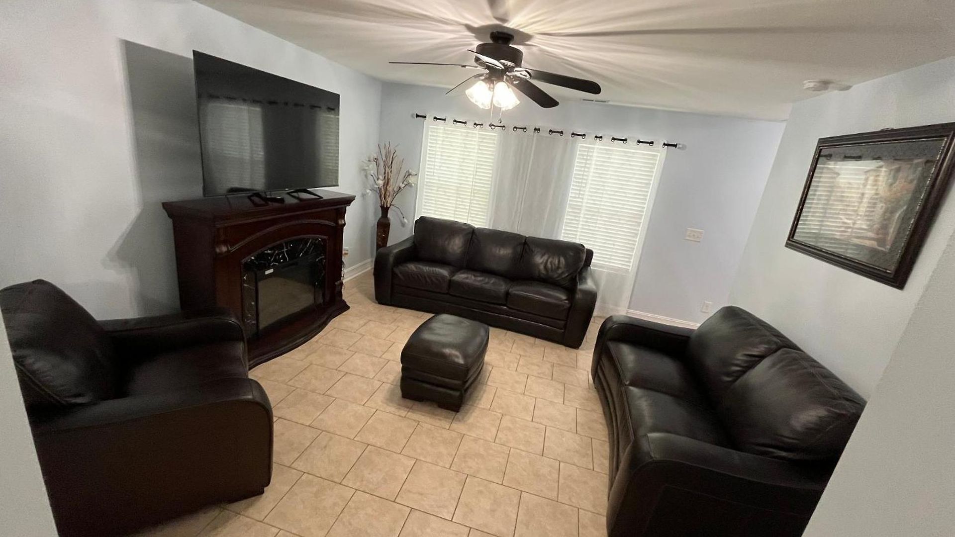 Family House With Jacuzzi Holiday home Charlotte
