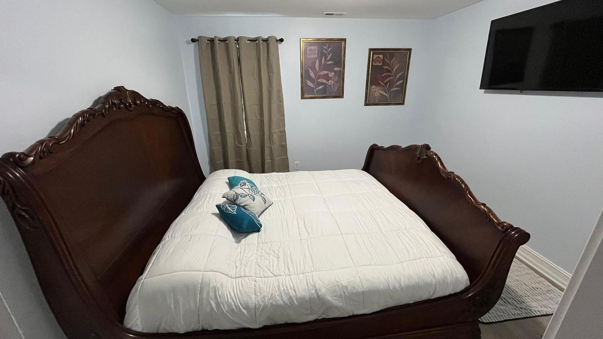 Family House With Jacuzzi Holiday home *