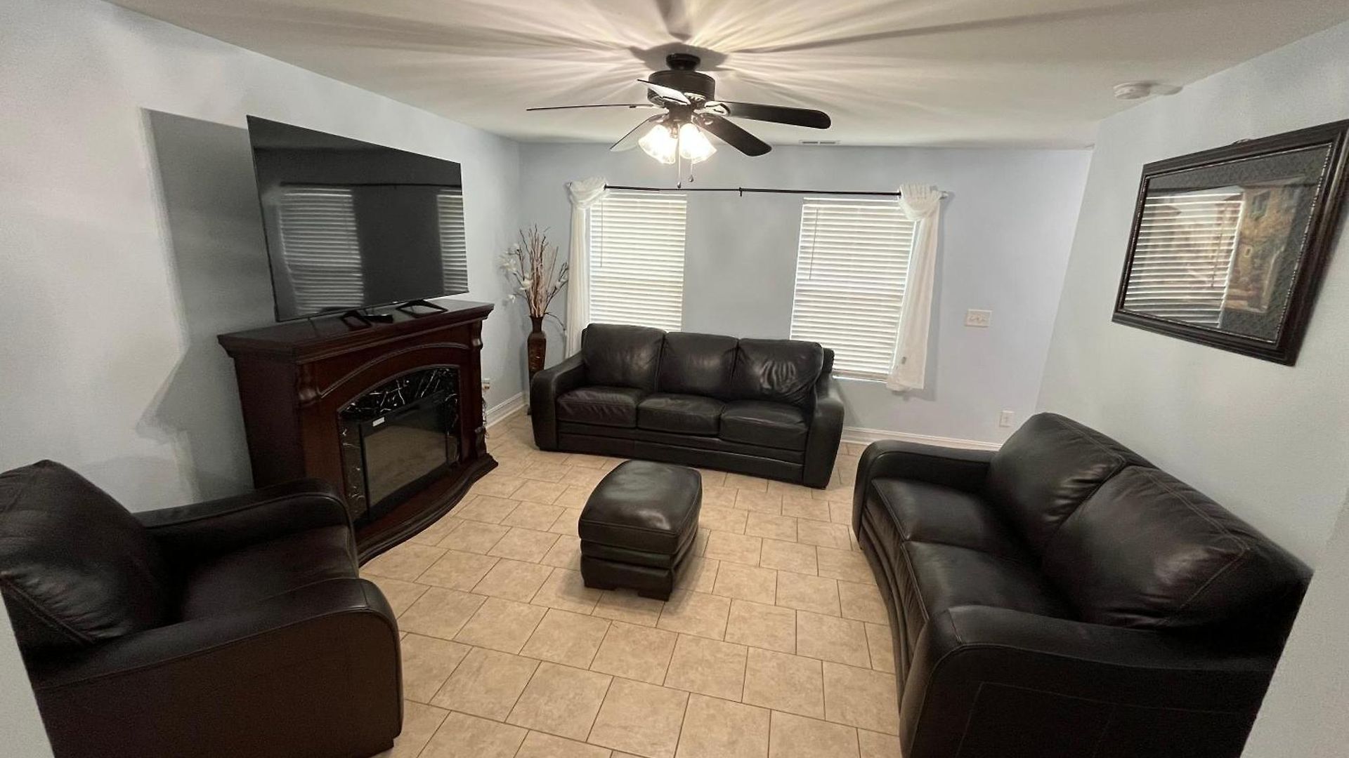 Family House With Jacuzzi Holiday home Charlotte