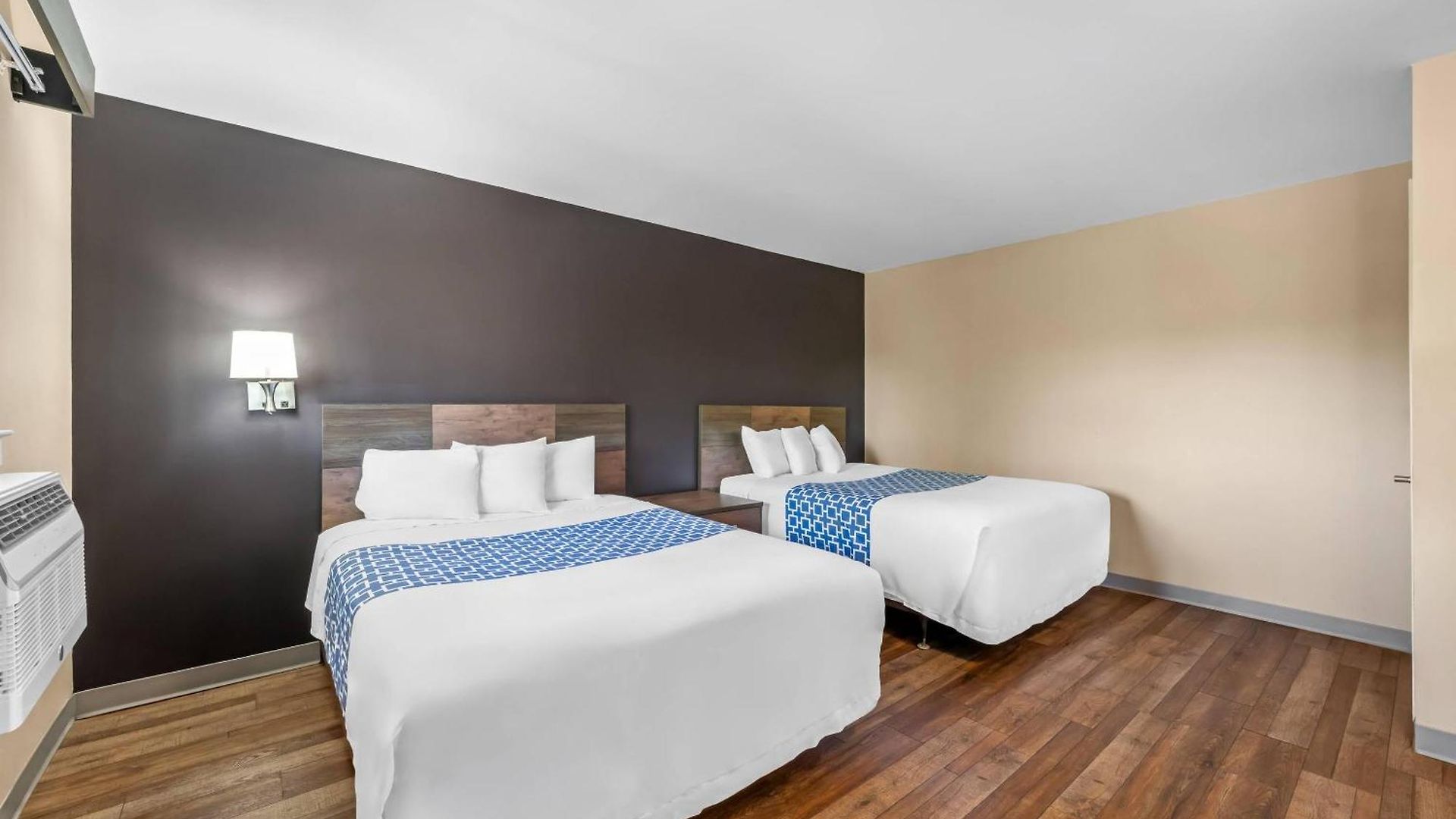 Hotel Suburban - Ballantyne Charlotte