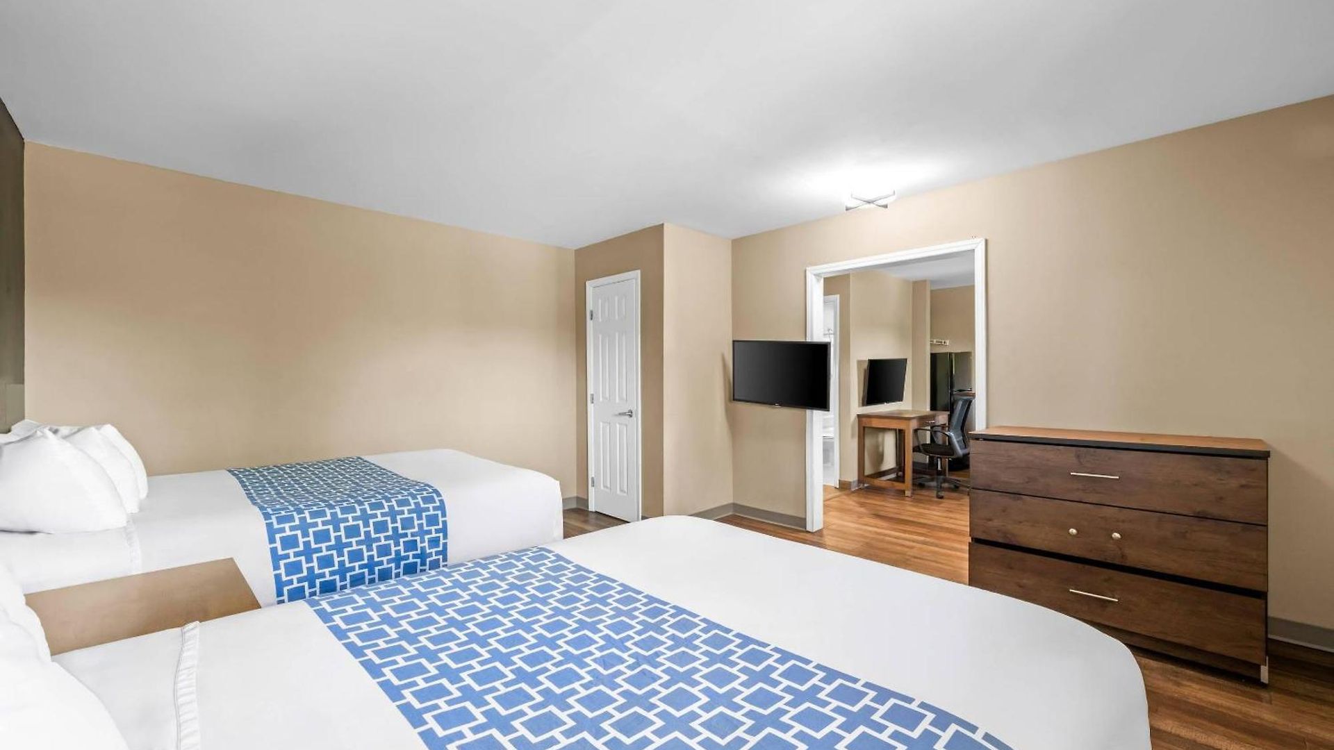 Suburban - Ballantyne Hotel