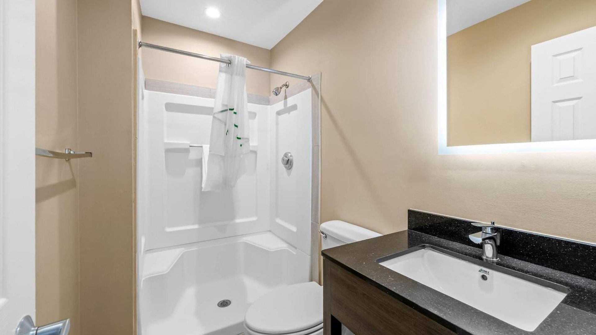 Suburban - Ballantyne Hotel 3*