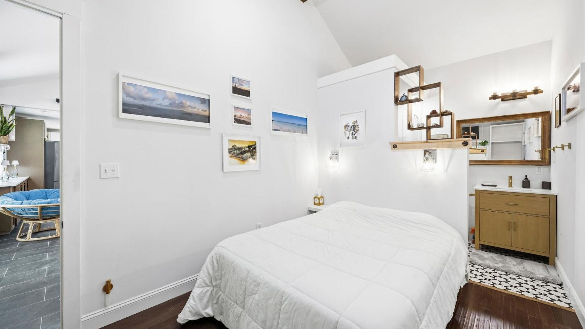 Guest house Bedrooms With Private Bath - 12min From Uptown *