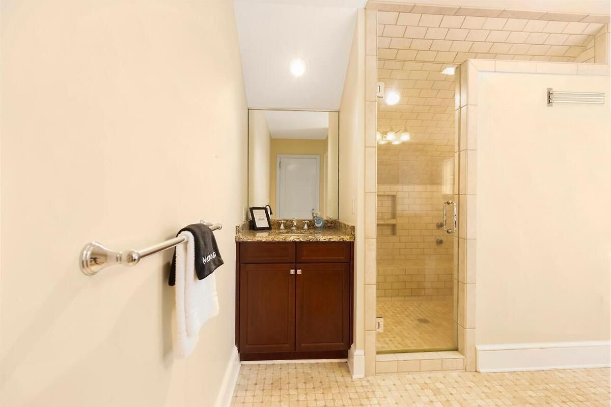 Outdoor Oasis In Popular Plaza Midwood *