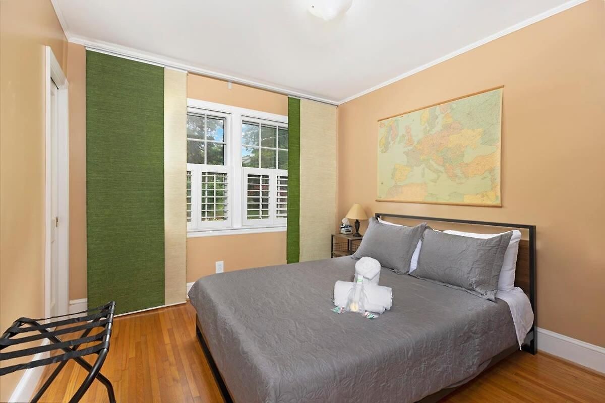 Outdoor Oasis In Popular Plaza Midwood Holiday home *