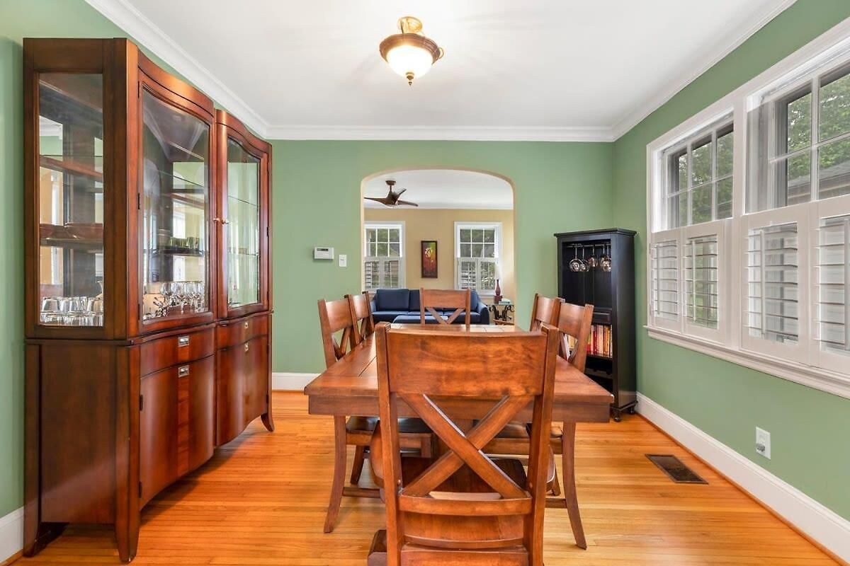 Outdoor Oasis In Popular Plaza Midwood