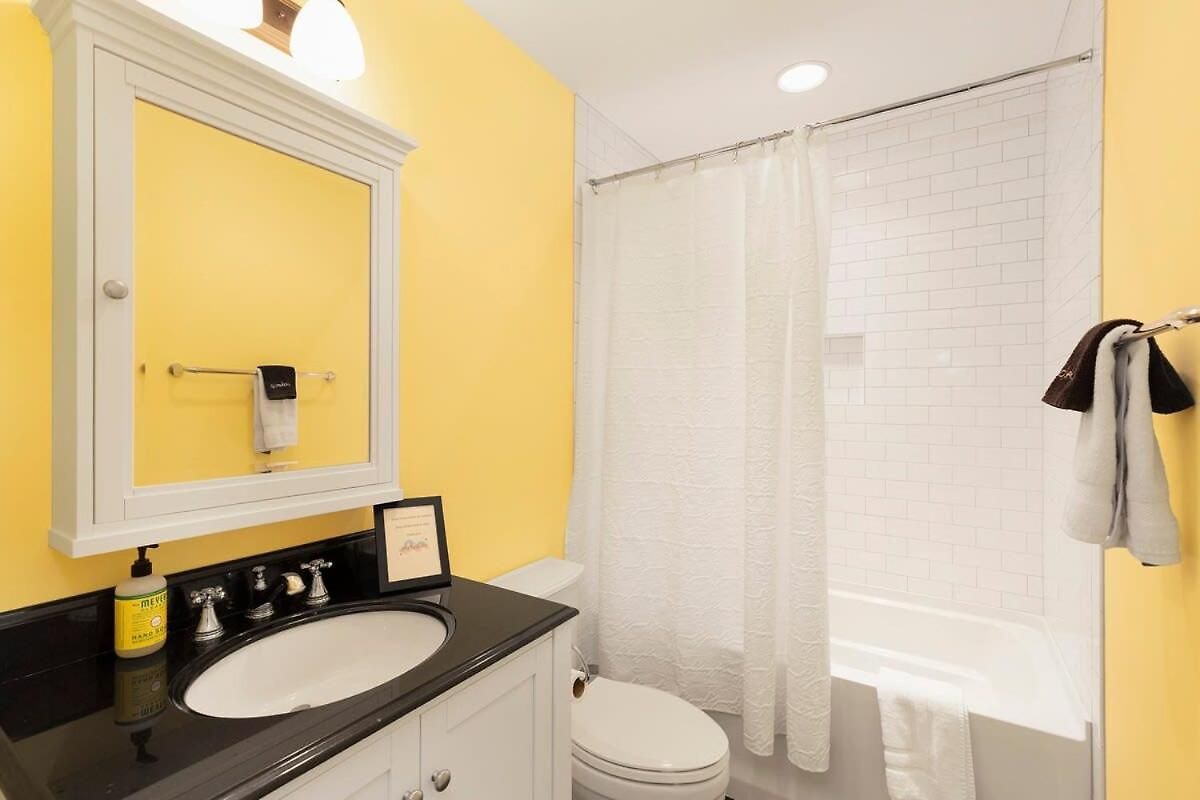 Outdoor Oasis In Popular Plaza Midwood Holiday home