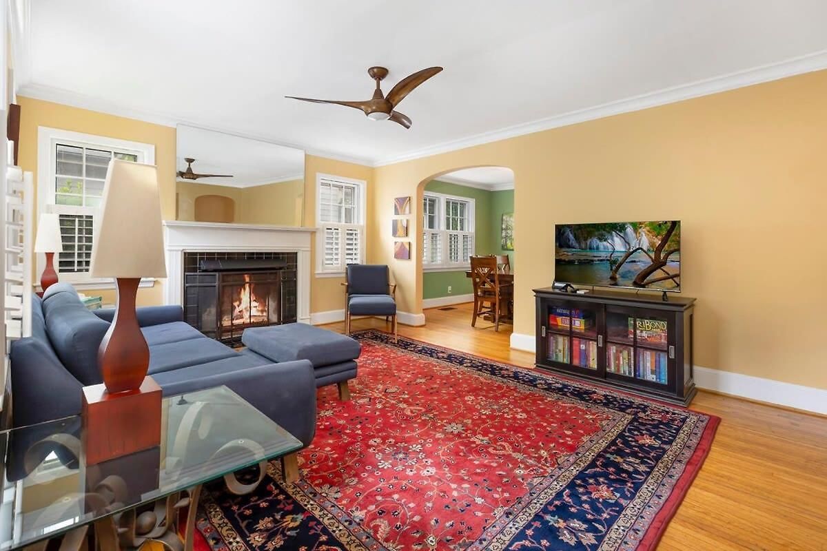 Outdoor Oasis In Popular Plaza Midwood