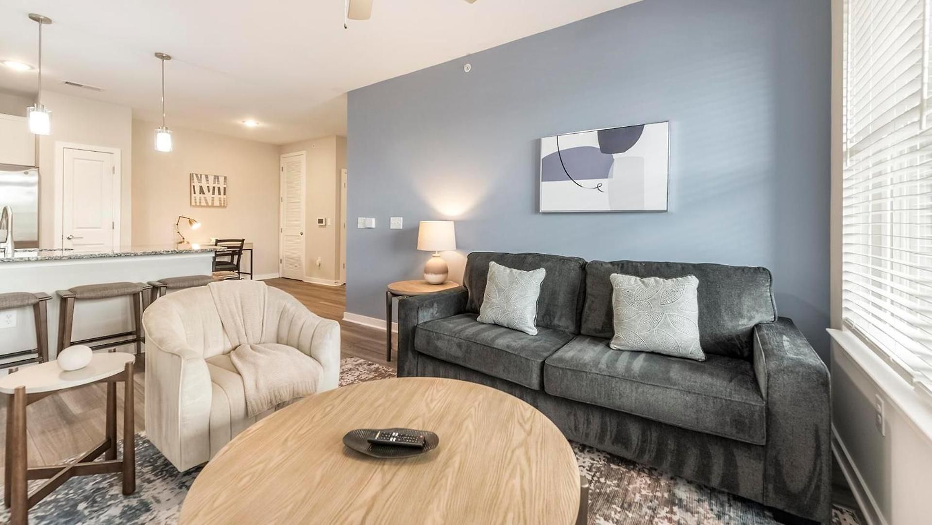 Landing Stunning 1bd Pool Yoga Charlotte