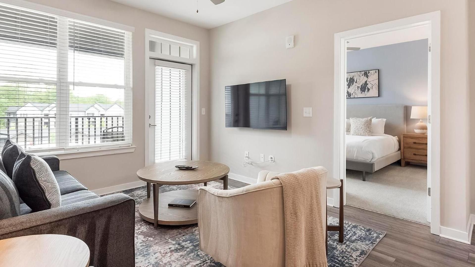 Landing Stunning 1bd Pool Yoga *