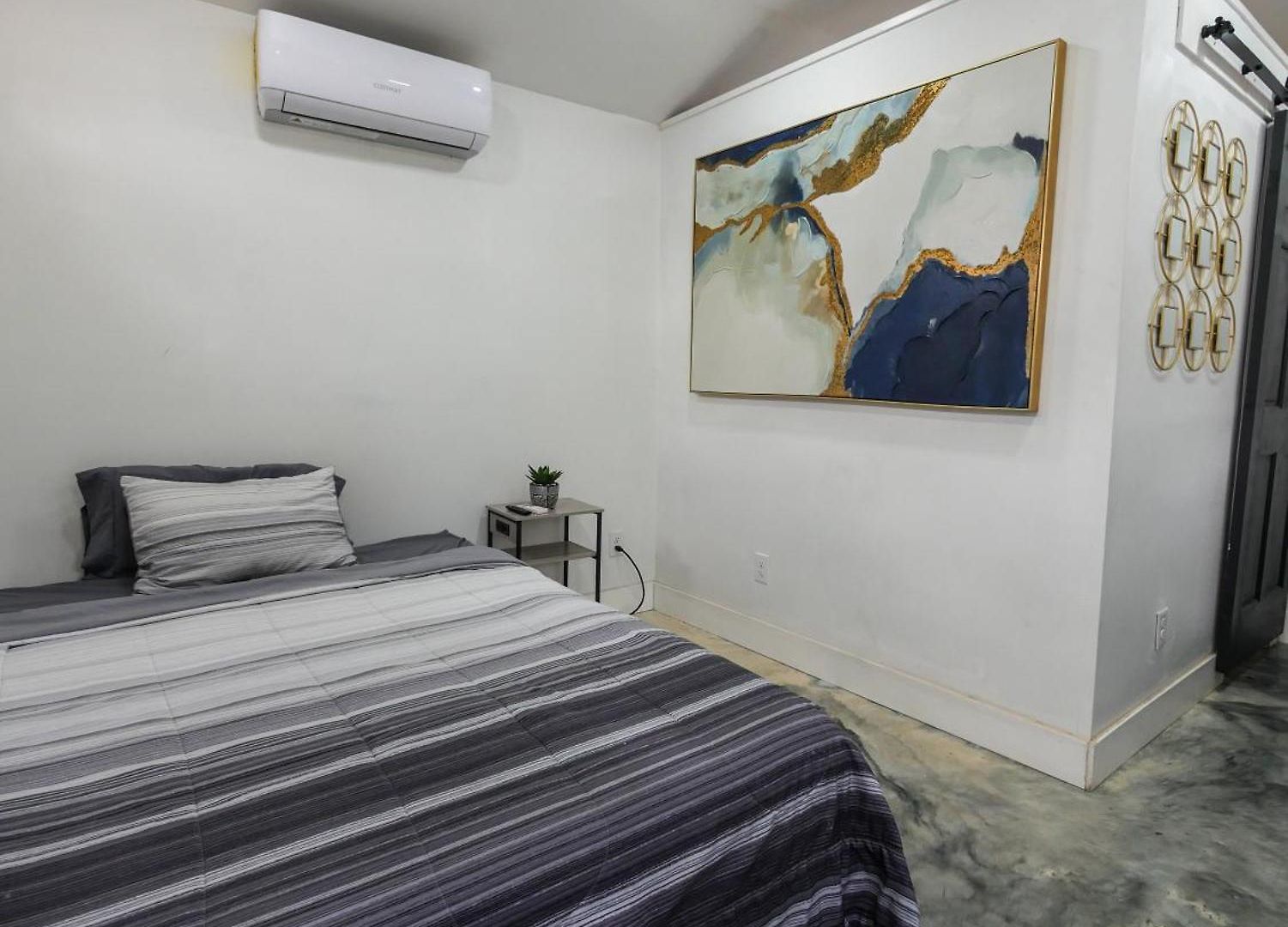 Guest house Clt Tiny House 5 Min From Airport And Uptown *