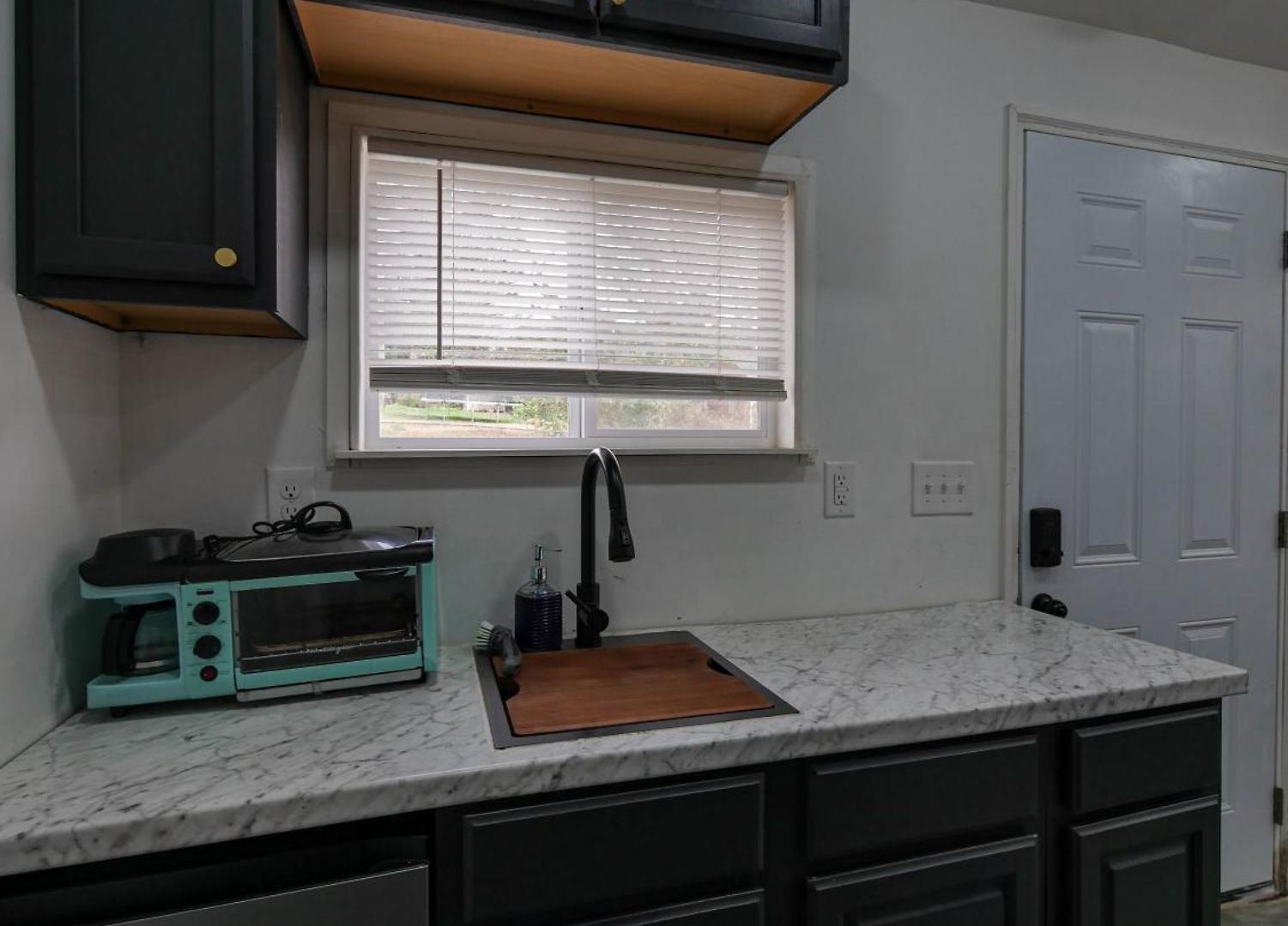 Guest house Clt Tiny House 5 Min From Airport And Uptown