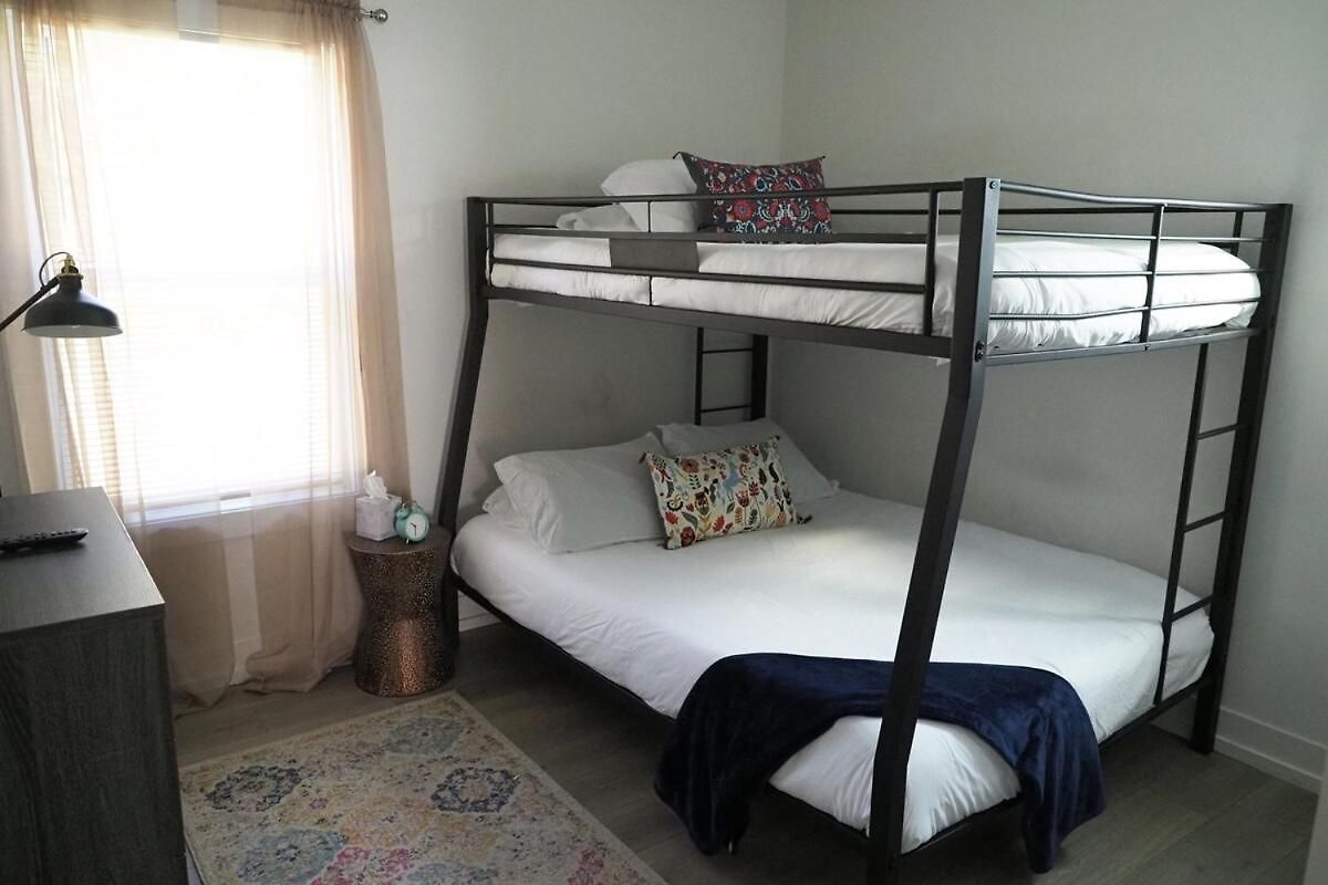 Holiday home Cozy-chic 3br Near Uncc Noda Uptown I-85