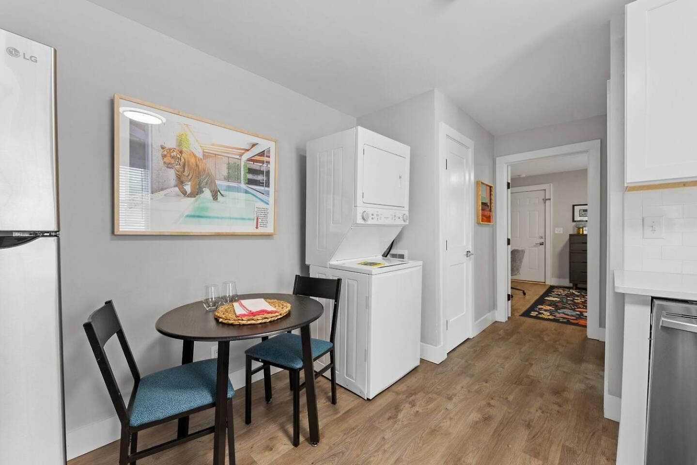 Holiday home Qc Quarters: Elevated 4 Br/4ba, Total Quadplex Charlotte