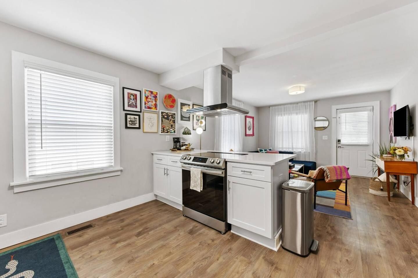 Qc Quarters: Elevated 4 Br/4ba, Total Quadplex Holiday home *