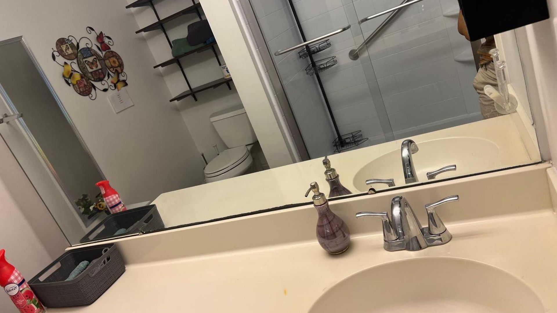 Comfort Home, Near Uptown And Airport Holiday home