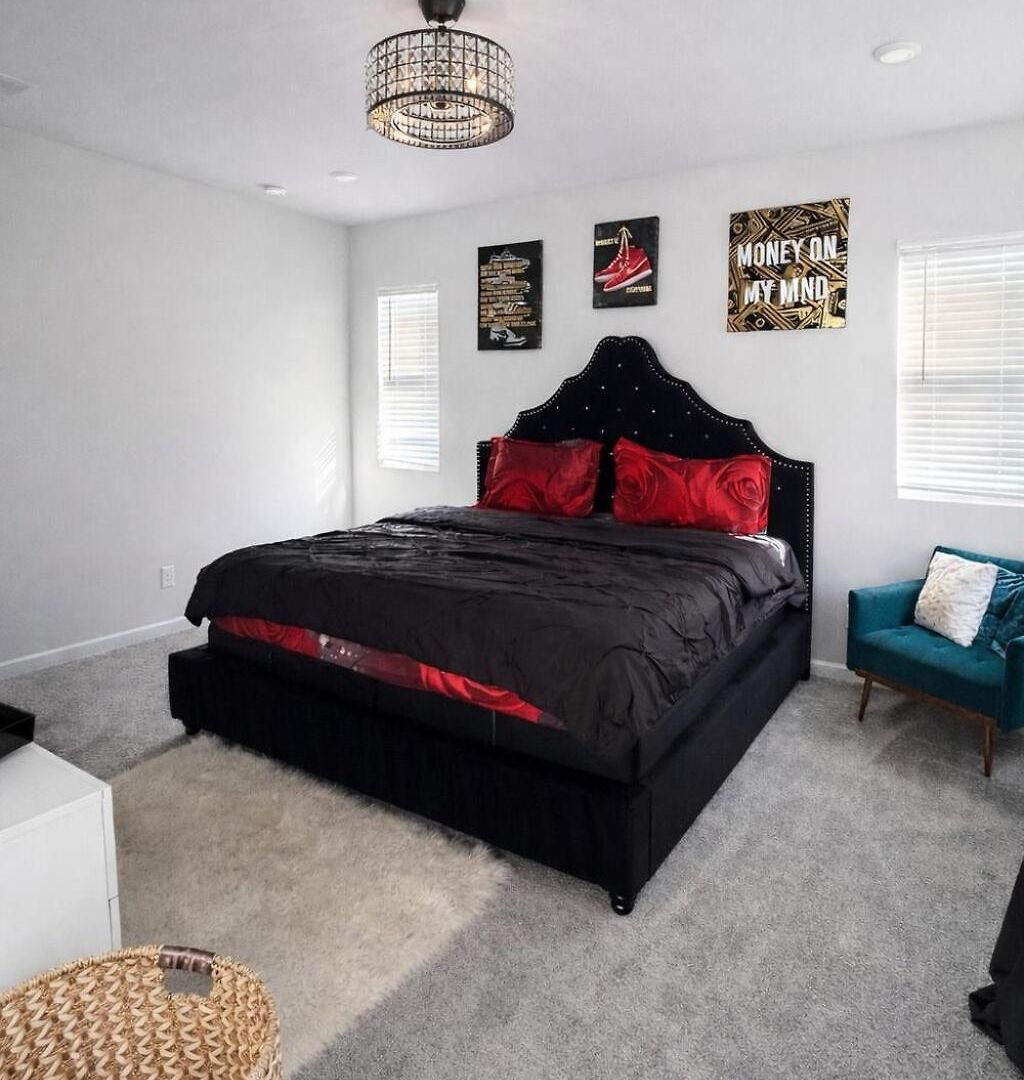 Holiday home Prime Uptown Luxury Townhome 3br 3br Near Highlights Of Uptown Clt From Boa, Nascar , Panthers ,free Parking And *